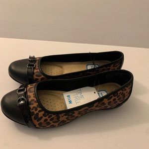 Memory foam flat shoes 9.5 W. NWT